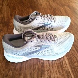 Brooks Adrenaline 21 Women's sz 8